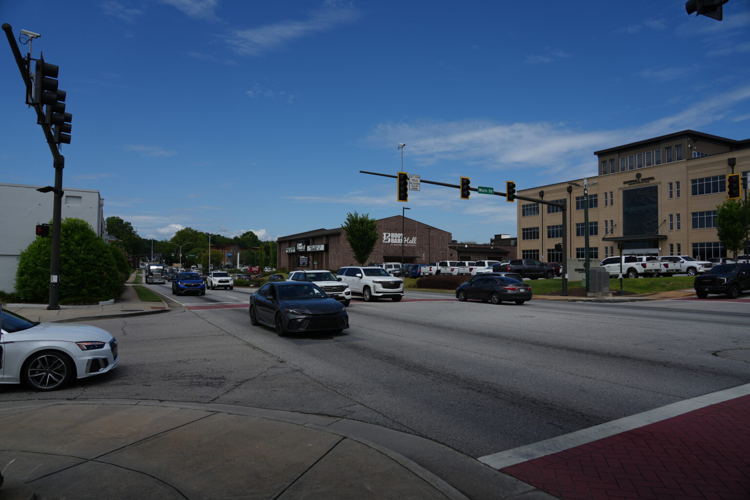 Traffic at the intersection of Jesse Jewell Parkway and Main Street in Gainesville GA.